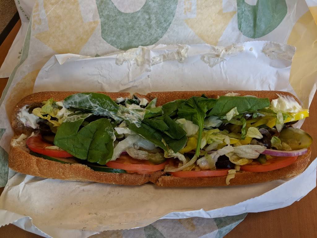 Subway Restaurants | restaurant | 6 E Main St, Elmsford, NY 10523, USA | 9143727900 OR +1 914-372-7900