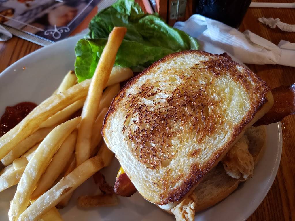 Cracker Barrel Old Country Store | restaurant | 3304 Clark Ln, Columbia, MO 65202, USA | 5734749977 OR +1 573-474-9977