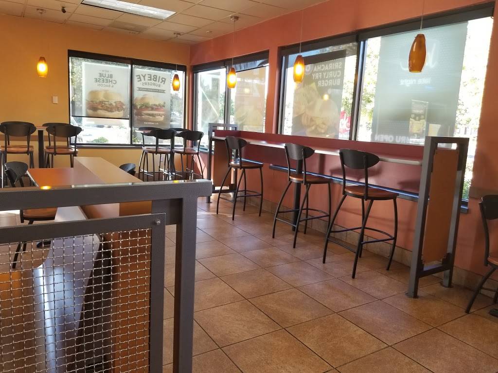 Jack in the Box | restaurant | 2750 Del Paso Rd, Sacramento, CA 95834, USA | 9162856753 OR +1 916-285-6753