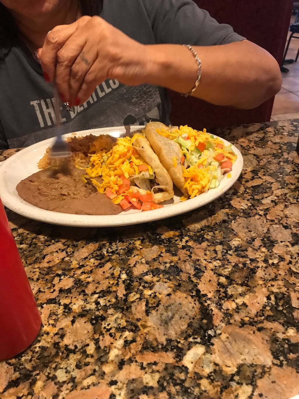 Tink-A-Tako #12 / Sandras Mexican Food | restaurant | 7507 Potranco Rd, San Antonio, TX 78251, USA | 2106802300 OR +1 210-680-2300