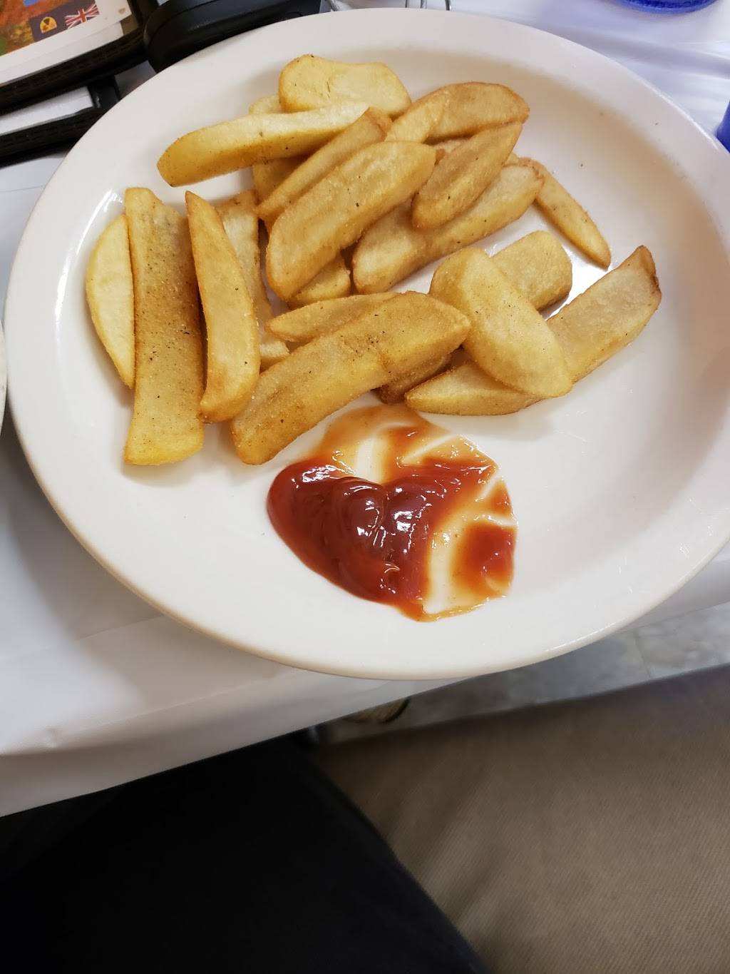 Hazels Kitchen | restaurant | 930 Chicopee St, Chicopee, MA 01013, USA | 4133158261 OR +1 413-315-8261