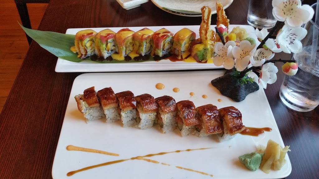 Grey Whale Sushi & Grill | restaurant | 129 N 10th St #113, Lincoln, NE 68508, USA | 4023278888 OR +1 402-327-8888