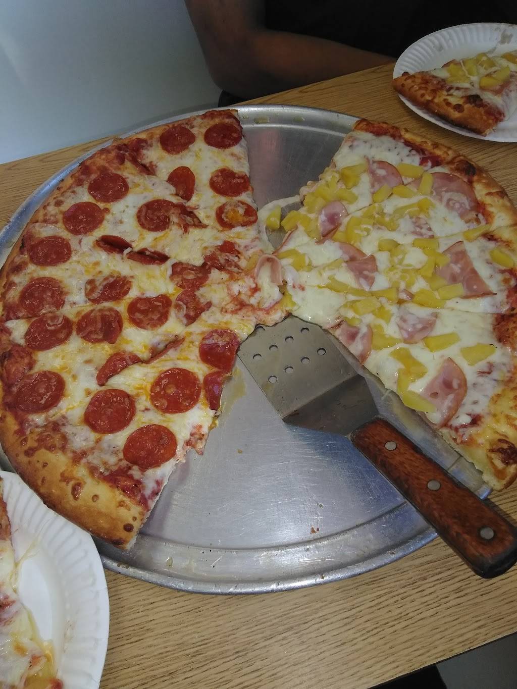 Giant Pizza King | meal takeaway | 600 Palm Ave #100, Imperial Beach, CA 91932, USA | 6194237601 OR +1 619-423-7601