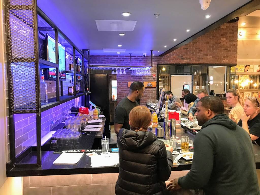 Momo Chicken and Grill | restaurant | 1001 4th St SW, Washington, DC 20024, USA | 2024886363 OR +1 202-488-6363