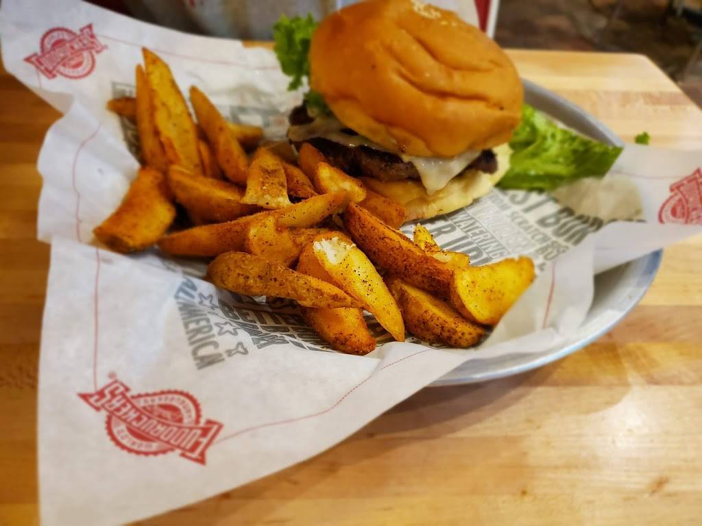 Fuddruckers | restaurant | 6360 North Point Pkwy, Alpharetta, GA 30022, USA | 7704753338 OR +1 770-475-3338
