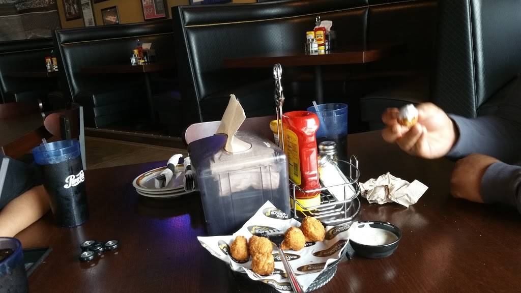 Mr. Cs Hot Dogs and More | restaurant | 1350 E Chicago St, Elgin, IL 60120, USA | 8478884600 OR +1 847-888-4600