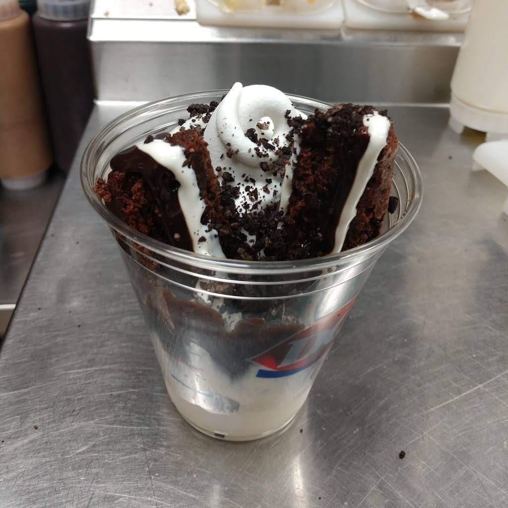 Dairy Queen | restaurant | 715 Second St, Manchester, NH 03102, USA | 6036277178 OR +1 603-627-7178