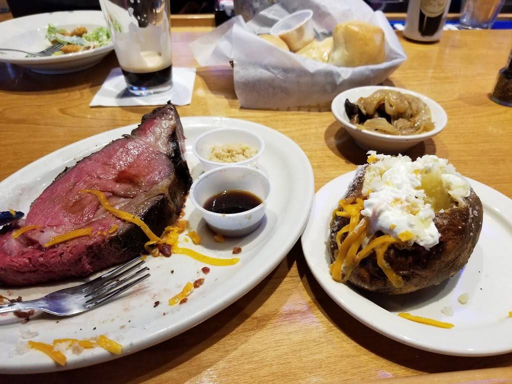 Texas Roadhouse | restaurant | 1925 E 60th St, Anderson, IN 46013, USA | 7656492637 OR +1 765-649-2637