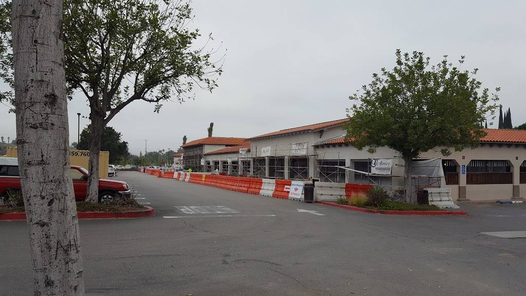 El Camino Shopping Center | shopping mall | 23335 Mulholland Dr, Woodland Hills, CA 91364, USA | 2135532200 OR +1 213-553-2200