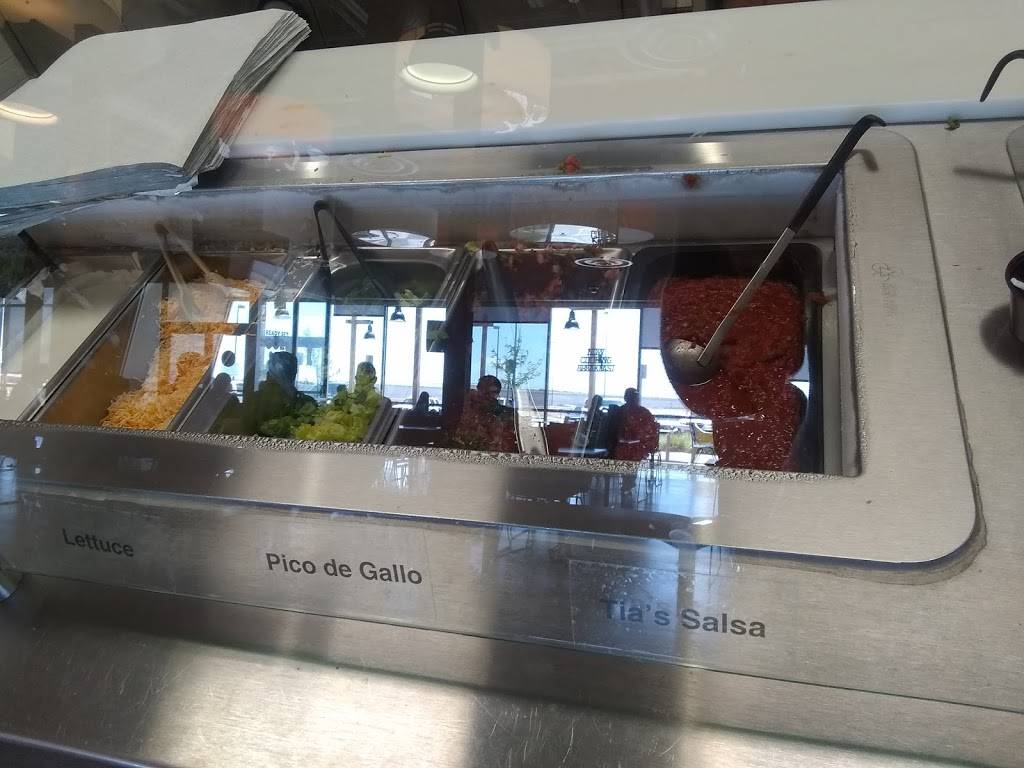 Tias Authentic Mexican Eats | restaurant | 7680 Peña Blvd, Denver, CO 80249, USA | 3033634832 OR +1 303-363-4832