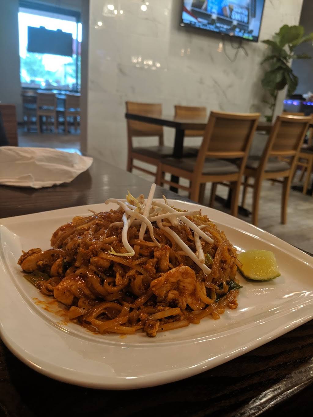 Salween Thai | restaurant | 14450 Eagle Run Dr, Omaha, NE 68116, USA | 4026144556 OR +1 402-614-4556