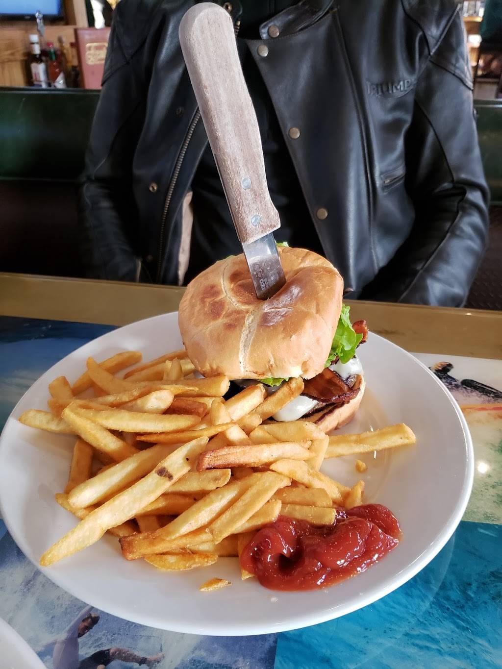 Legends Sports Bar | restaurant | 301 Main St, Huntington Beach, CA 92648, USA | 7143742175 OR +1 714-374-2175