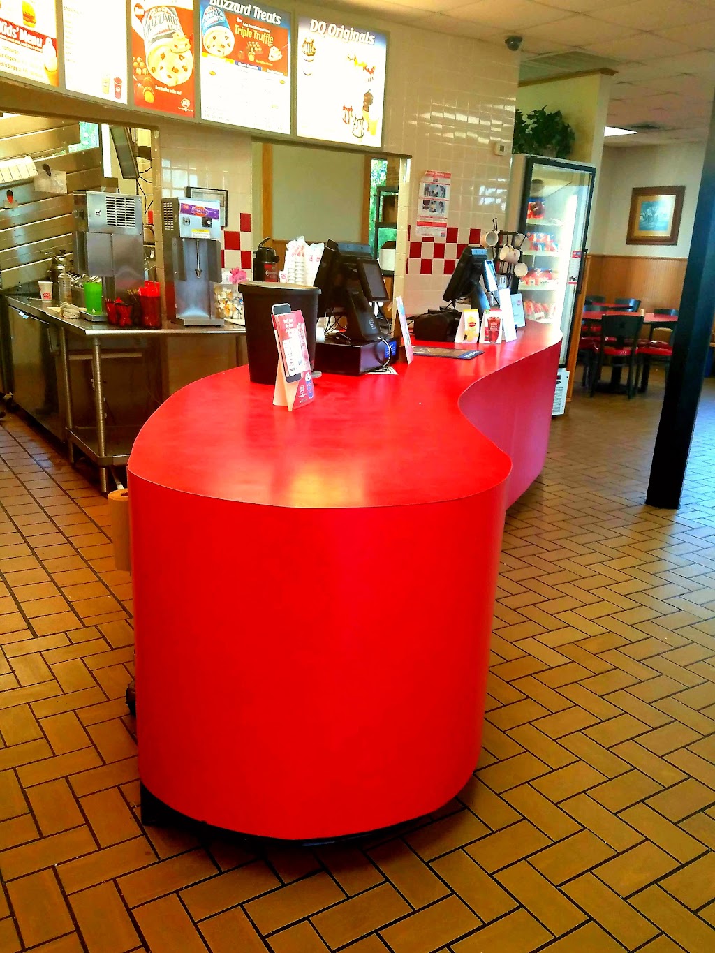Dairy Queen | restaurant | 323 N Broadway St, Premont, TX 78375, USA | 3613483215 OR +1 361-348-3215