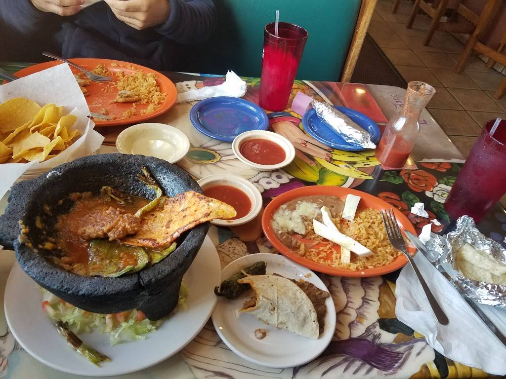 Los Tres Amigos Hacienda | restaurant | 5010 W Saginaw Hwy, Lansing, MI 48917, USA | 5173270545 OR +1 517-327-0545