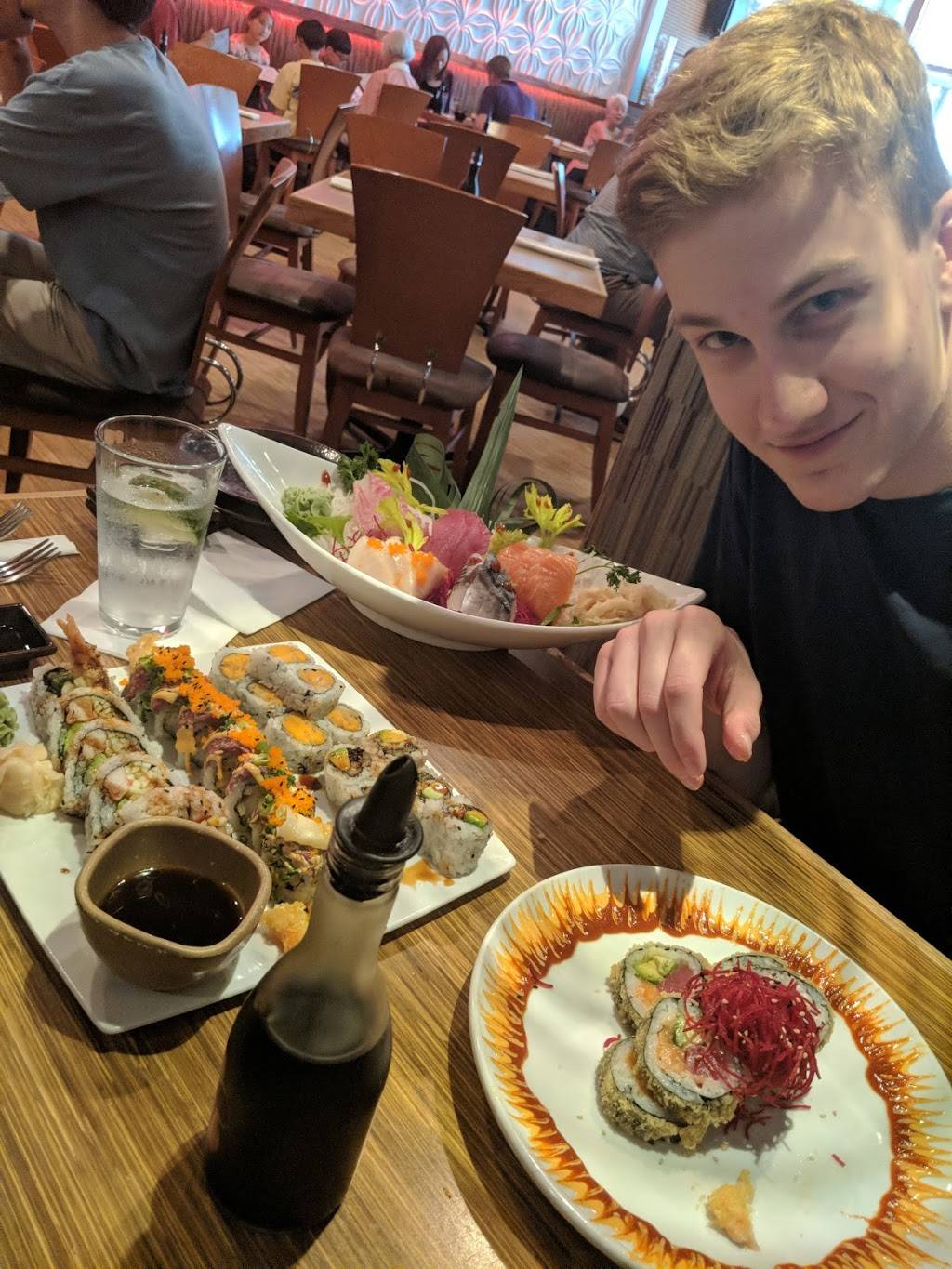 Osaka Sushi & Steak | restaurant | 5023 Huguenot Rd, Richmond, VA 23226, USA | 8042888801 OR +1 804-288-8801