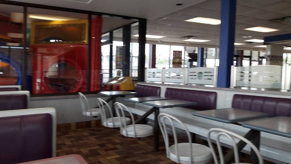 Burger King | restaurant | 2530 Tecumseh Rd W, Windsor, ON N9B 3R2, Canada | 5192583423 OR +1 519-258-3423