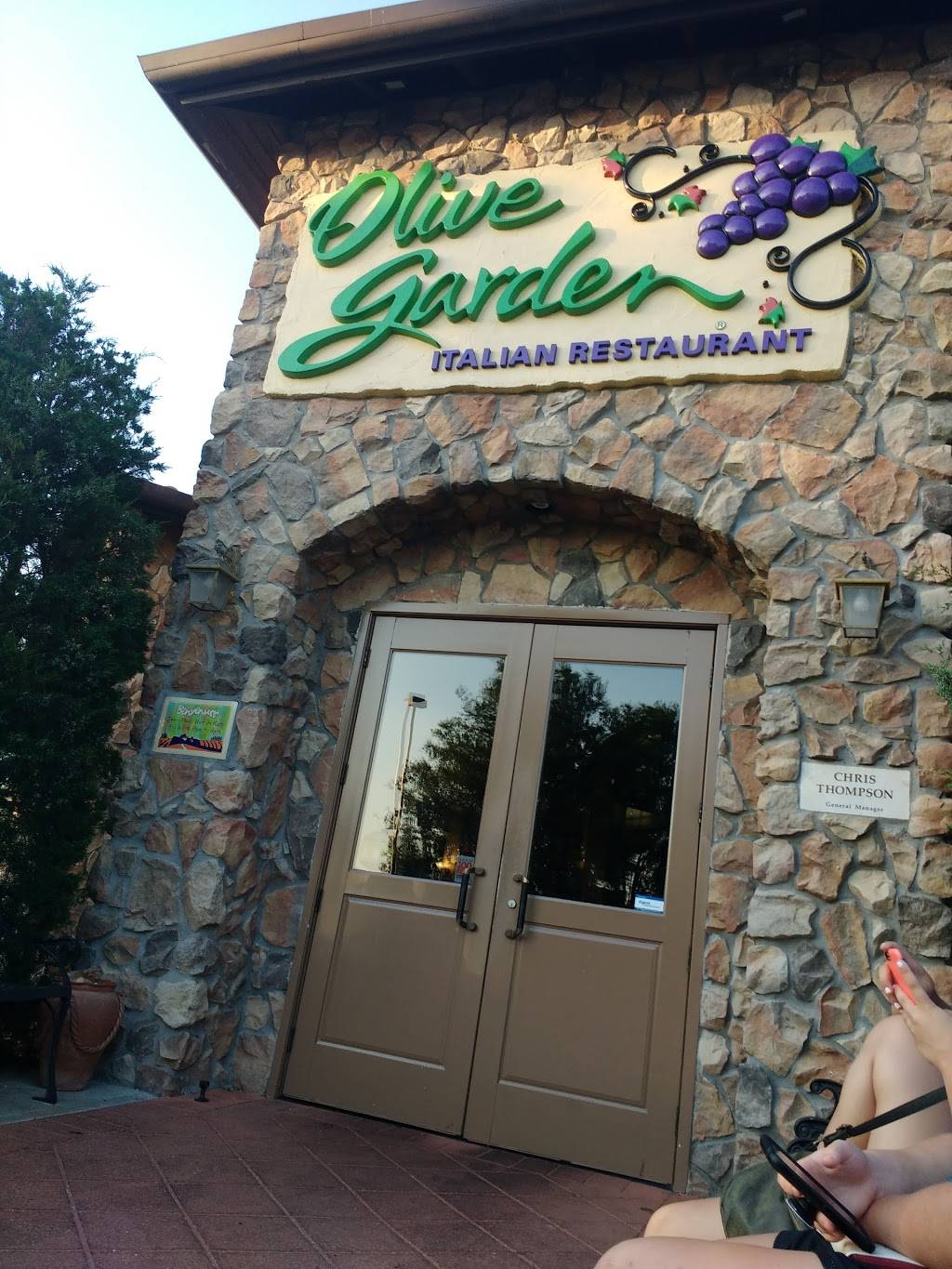 Olive Garden Italian Restaurant | meal takeaway | 3616 Mall Ave, Fayetteville, AR 72703, USA | 4794434438 OR +1 479-443-4438