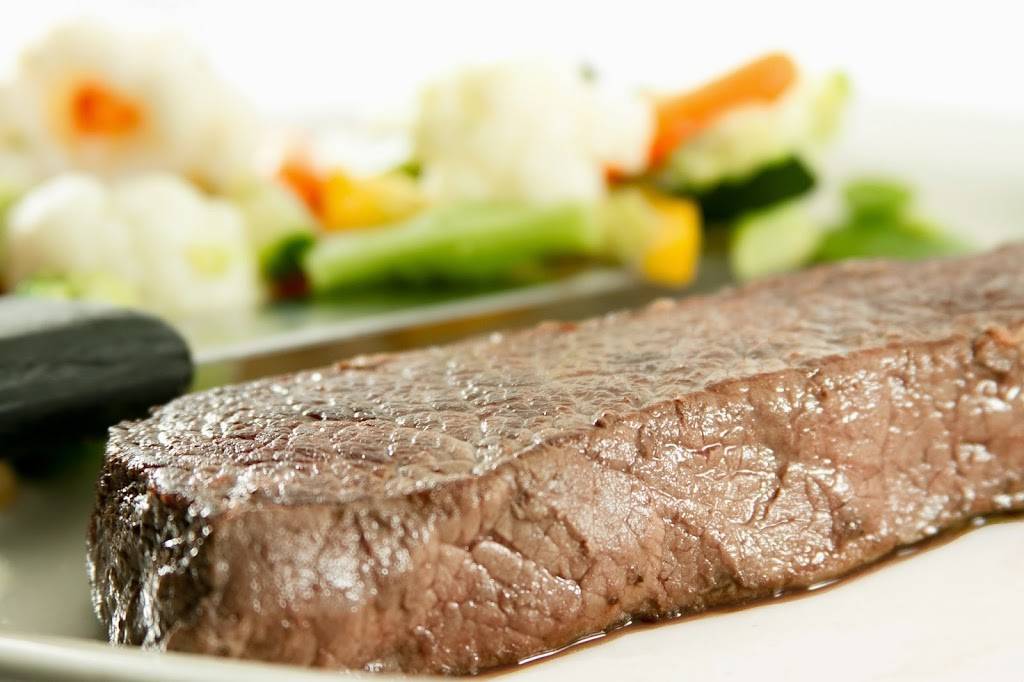 Johnny Js Pub & Grille, Lakes | restaurant | 3333 Manchester Rd # 3, Akron, OH 44319, USA | 3306447229 OR +1 330-644-7229