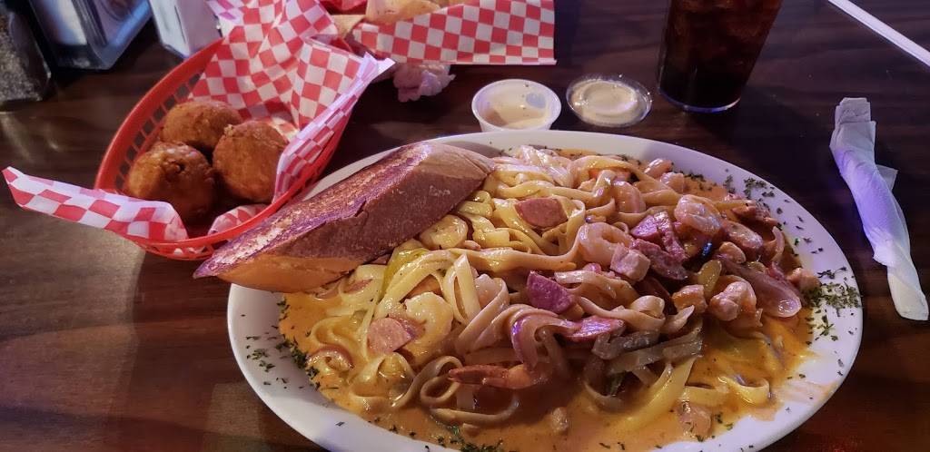 Fish Place | restaurant | 925 Texas Ave, La Marque, TX 77568, USA | 4099333000 OR +1 409-933-3000