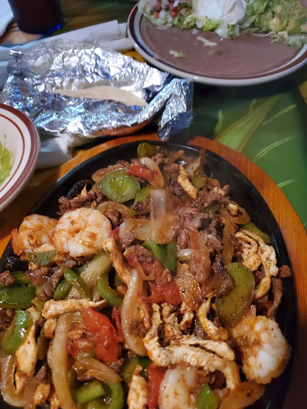 La Chiquita | restaurant | 1509 E Main St, Russellville, AR 72801, USA | 4798909402 OR +1 479-890-9402