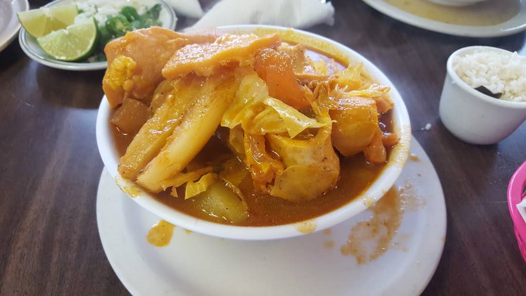 El Chalateco | restaurant | 1540 W Adams Blvd, Los Angeles, CA 90007, USA | 3237334184 OR +1 323-733-4184