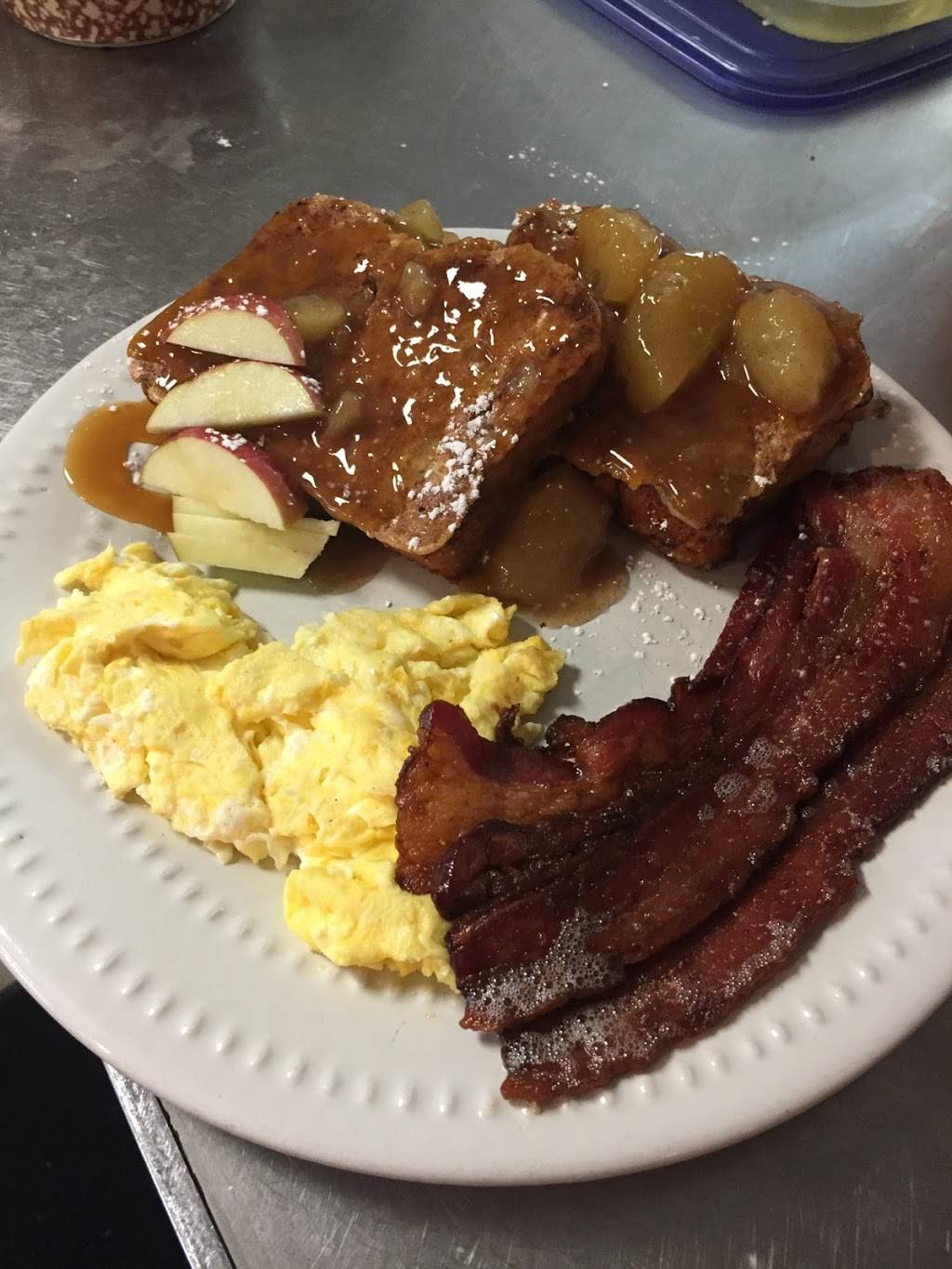 JJs Norton Cafe | restaurant | 1275 Norton Ave, Norton, OH 44203, USA | 2343346501 OR +1 234-334-6501