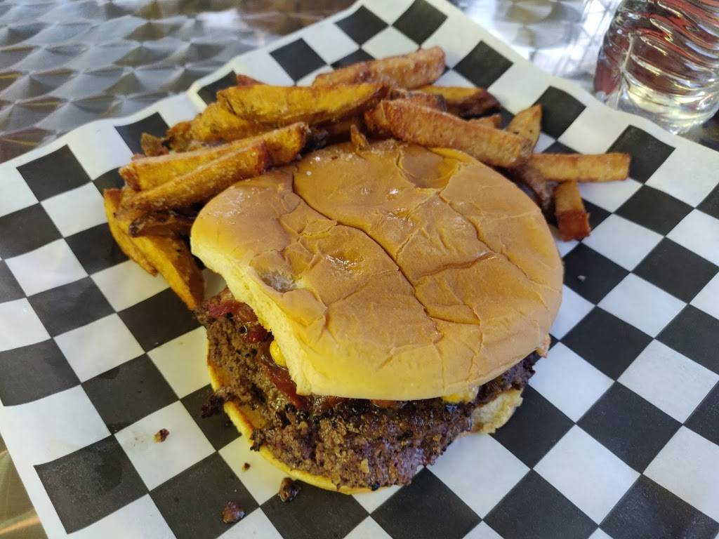 Dubs Place | restaurant | 4408 Dayton Blvd, Chattanooga, TN 37415, USA | 4238753151 OR +1 423-875-3151