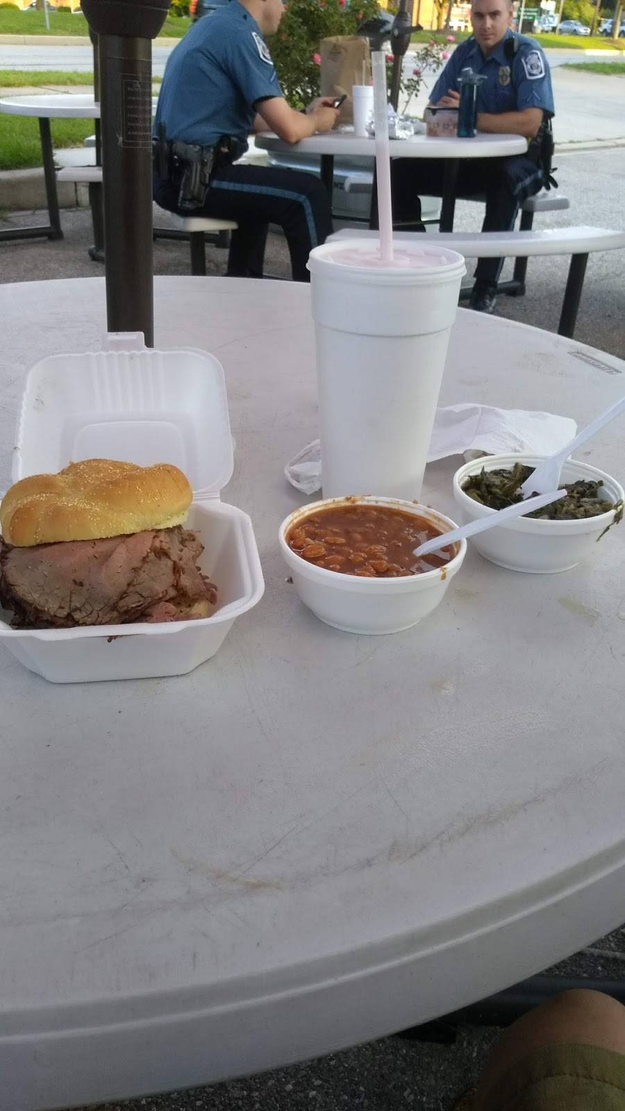 Expressway Pit Beef | restaurant | 8388 Piney Orchard Pkwy, Odenton, MD 21113, USA | 4106747016 OR +1 410-674-7016