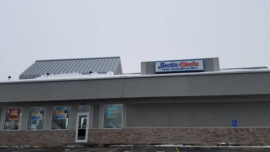 Arctic Circle | meal takeaway | 929 Chambers St, Ogden, UT 84403, USA | 3852056401 OR +1 385-205-6401
