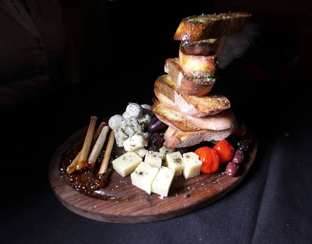 Diamonds of Hamilton | restaurant | 661 NJ-33, Hamilton Township, NJ 08619, USA | 6099817900 OR +1 609-981-7900