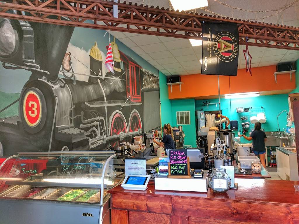 Sarah Jeans Ice Cream | restaurant | 109 N Park Square, Marietta, GA 30060, USA | 7704245179 OR +1 770-424-5179