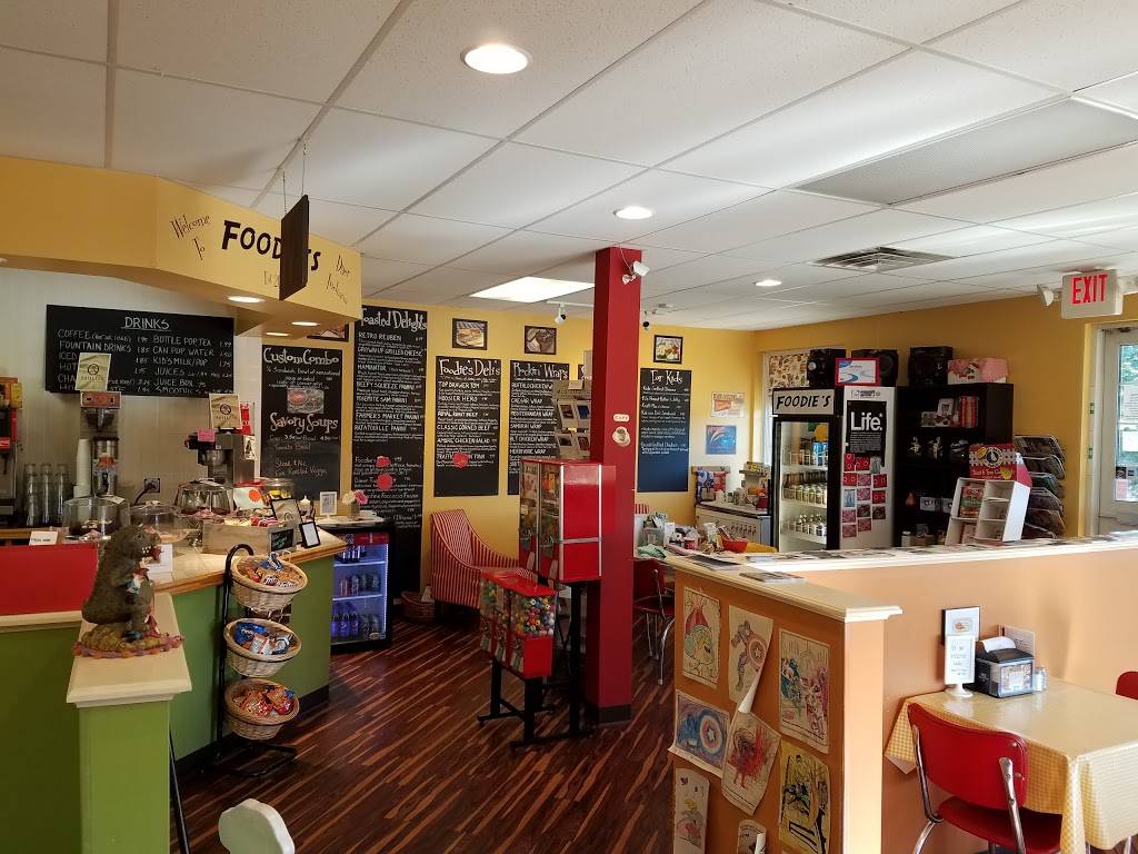 Foodies Cafe | restaurant | 151 Joliet St, Dyer, IN 46311, USA | 2198643030 OR +1 219-864-3030