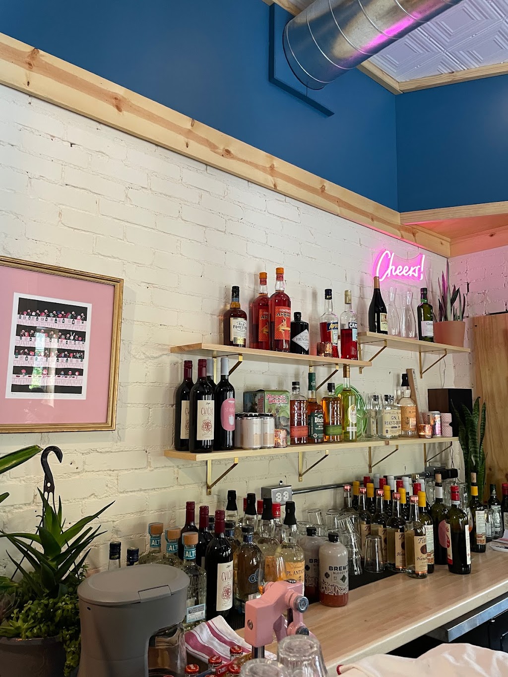 Cafe Mamo | restaurant | 1601 Plainfield Ave NE, Grand Rapids, MI 49505, USA | 6163503430 OR +1 616-350-3430