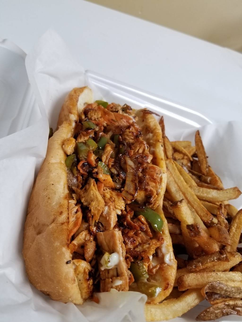 Blazing Burger N Wings | restaurant | 2407 W Lawrence Ave, Chicago, IL 60625, USA | 7738786100 OR +1 773-878-6100