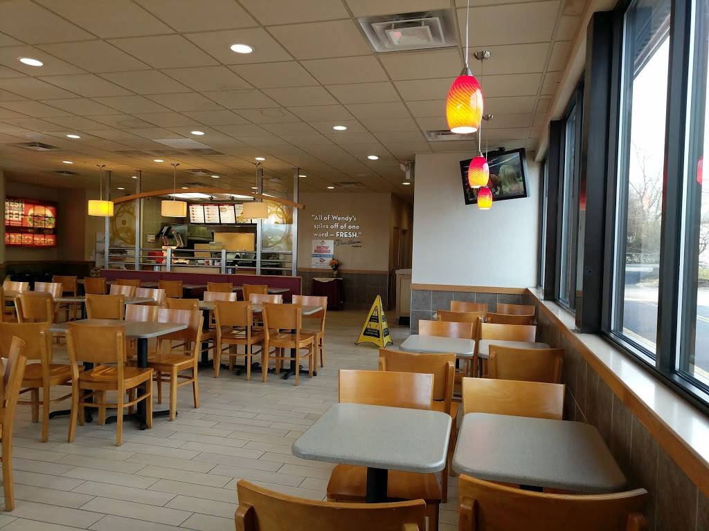 Wendys | restaurant | 359 Turnpike Rd, Southborough, MA 01772, USA | 5084601300 OR +1 508-460-1300