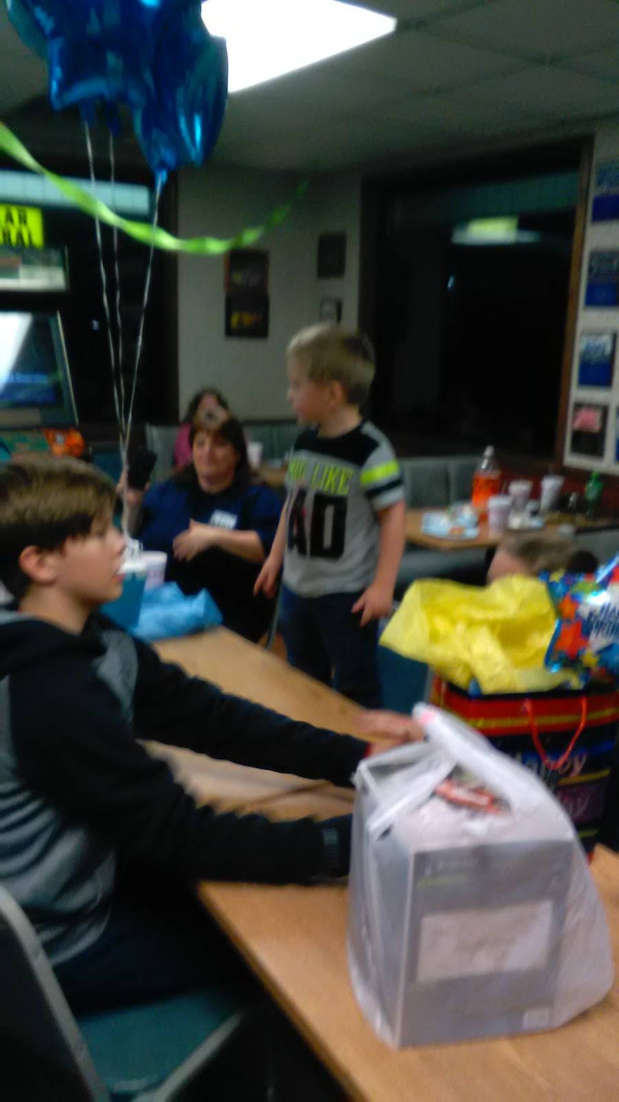 Pizza Plus | restaurant | 3400 US-11W, Surgoinsville, TN 37873, USA | 4233454040 OR +1 423-345-4040