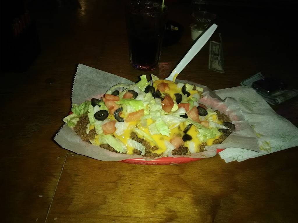 Corner Gardens Bar & Grill | restaurant | 317 Main St, Warsaw, MO 65355, USA | 6604387637 OR +1 660-438-7637