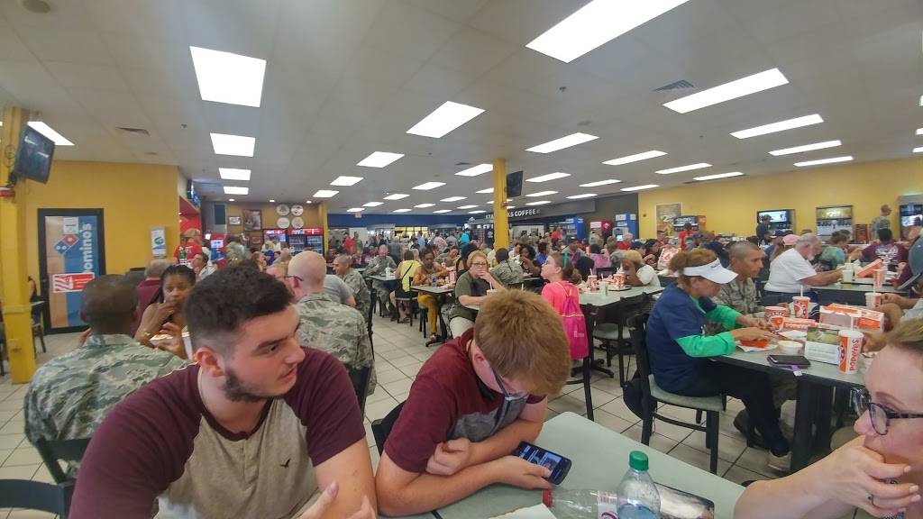 Popeyes Chicken & Biscuits | restaurant | 1451 Stewart # 7025, San Antonio, TX 78236, USA | 2106709136 OR +1 210-670-9136