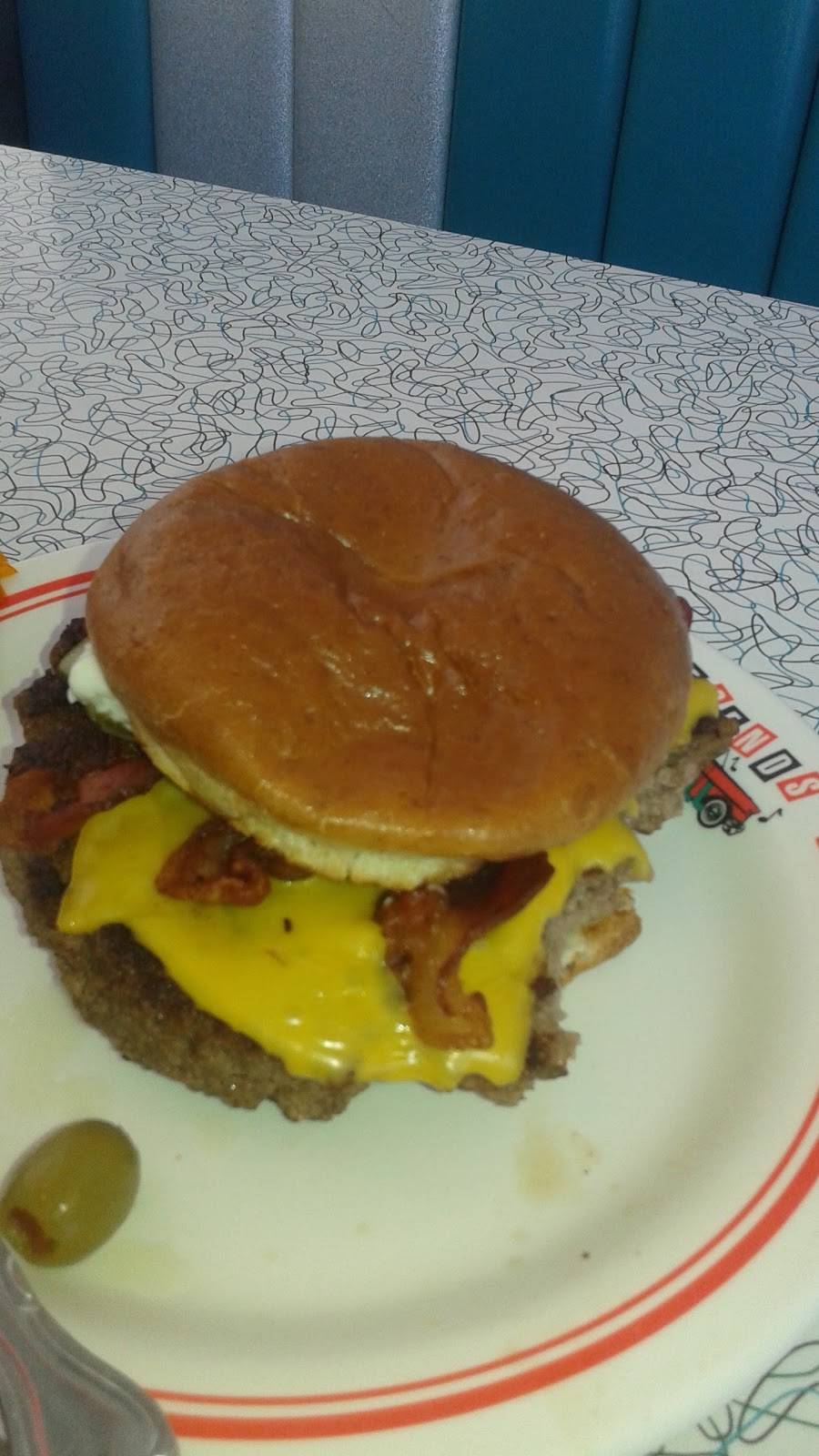 Nevada Coney Island | restaurant | 18000 Ryan Rd, Detroit, MI 48234, USA | 3133665101 OR +1 313-366-5101