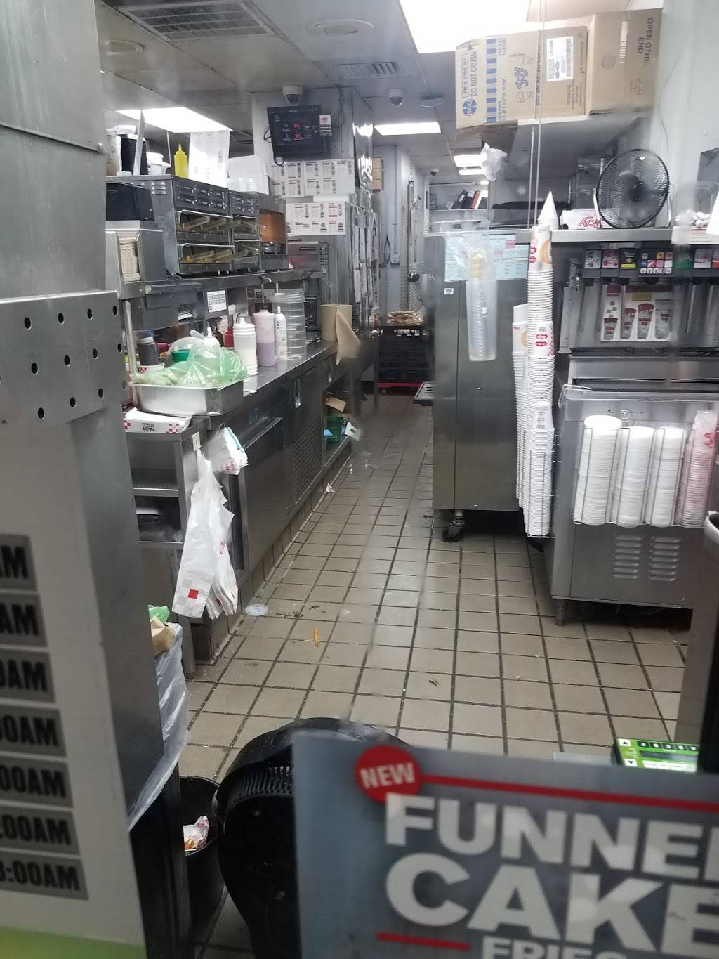 Checkers | restaurant | 2508 Citrus Blvd, Leesburg, FL 34748, USA | 3527281333 OR +1 352-728-1333