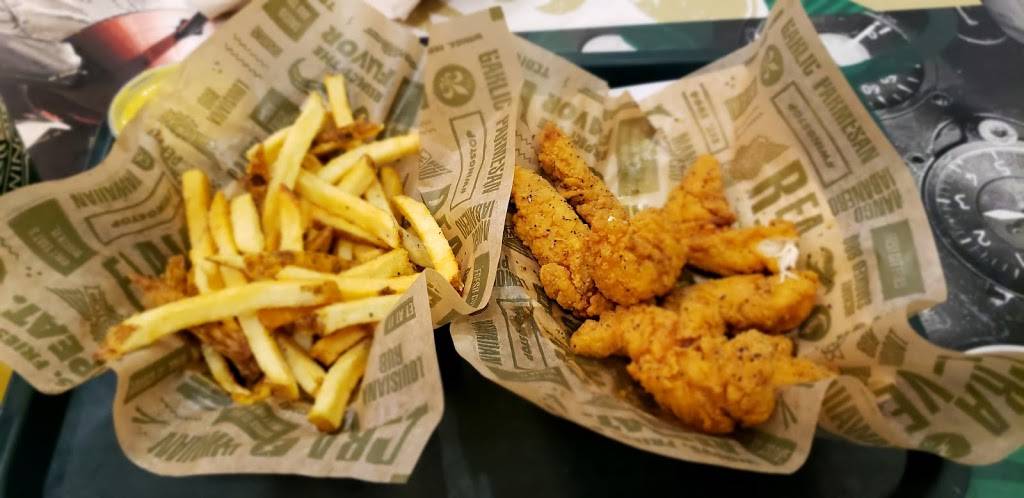 Wingstop | restaurant | 678 Fellsway, Medford, MA 02155, USA | 7813919464 OR +1 781-391-9464