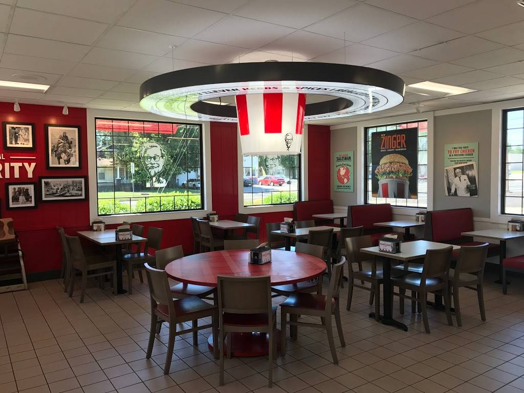 KFC | restaurant | 2725 Jackson St, Paducah, KY 42003, USA | 2704436254 OR +1 270-443-6254