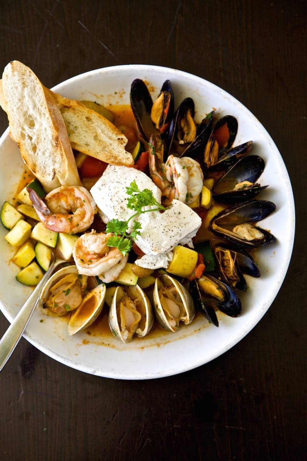 Rubys Oyster Bar & Bistro | restaurant | 45 Purchase St, Rye, NY 10580, USA | 9149214166 OR +1 914-921-4166