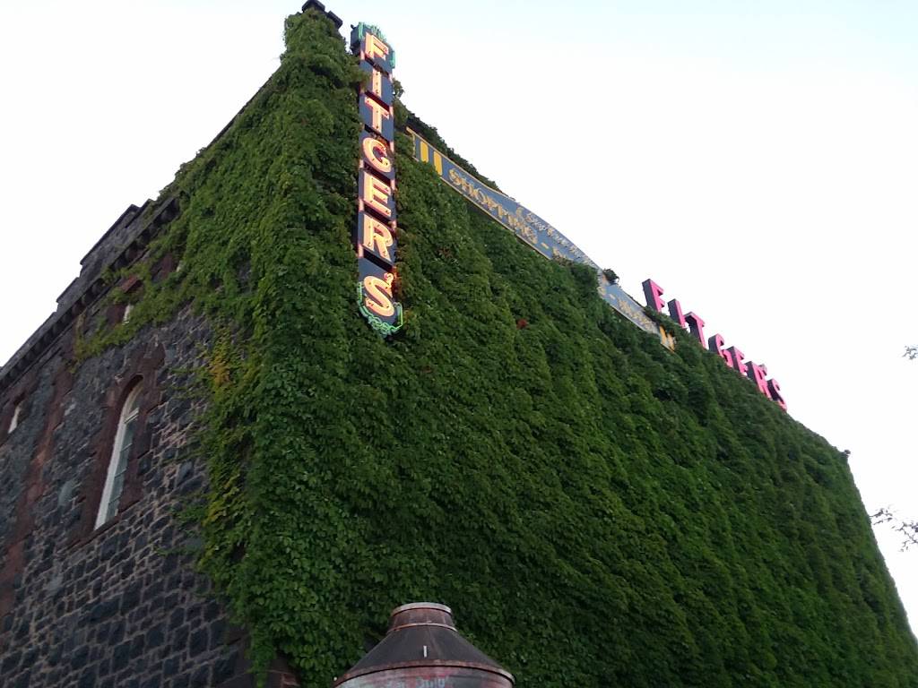 Boat Club Restaurant | restaurant | 600 E Superior St, Duluth, MN 55802, USA | 2187274880 OR +1 218-727-4880