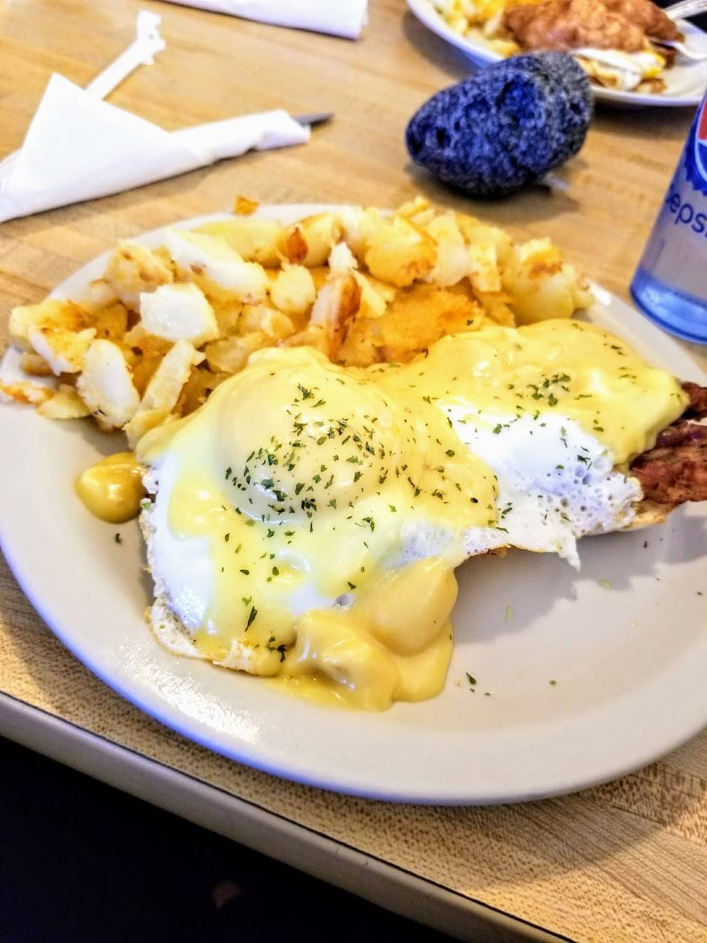 Route 352 Diner | restaurant | 4233 Edgmont Ave, Brookhaven, PA 19015, USA | 6108720212 OR +1 610-872-0212