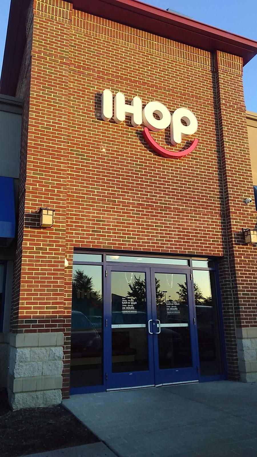 IHOP | bakery | 44030 Pipeline Plaza, Ashburn, VA 20147, USA | 7037233367 OR +1 703-723-3367