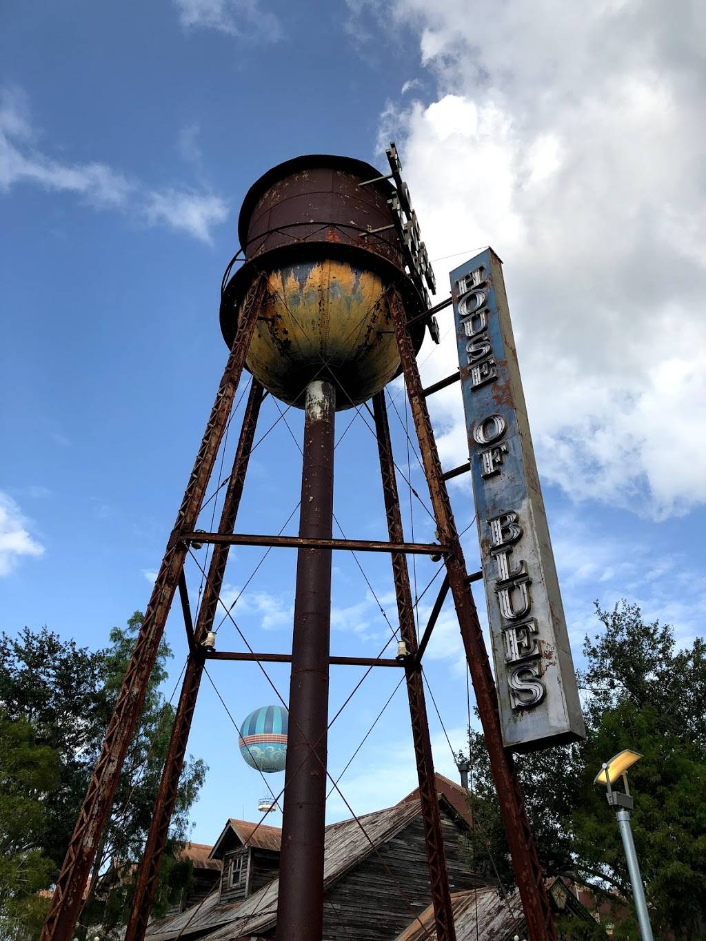 House of Blues Restaurant & Bar | restaurant | 1490 E Buena Vista Dr, Orlando, FL 32830, USA | 4079342583 OR +1 407-934-2583