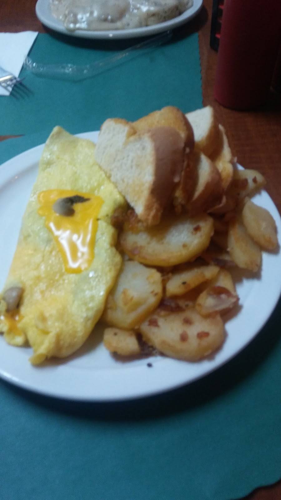 Montys Mosquito Lk Carry Out | restaurant | 1241 Greenville Rd NE, Cortland, OH 44410, USA | 3306385598 OR +1 330-638-5598