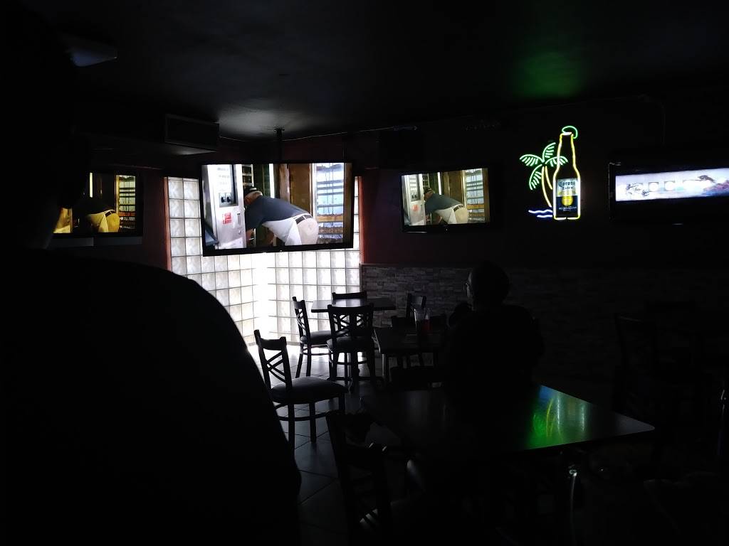 Tanyas Gridiron | restaurant | 4620 Dyer St, El Paso, TX 79930, USA | 9155668188 OR +1 915-566-8188