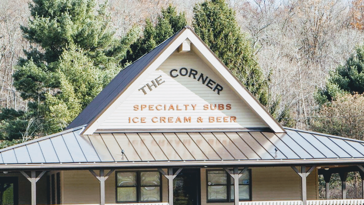The Corner Sub Shop | restaurant | 3420 Perry Hwy, New Castle, PA 16101, USA | 7242026326 OR +1 724-202-6326